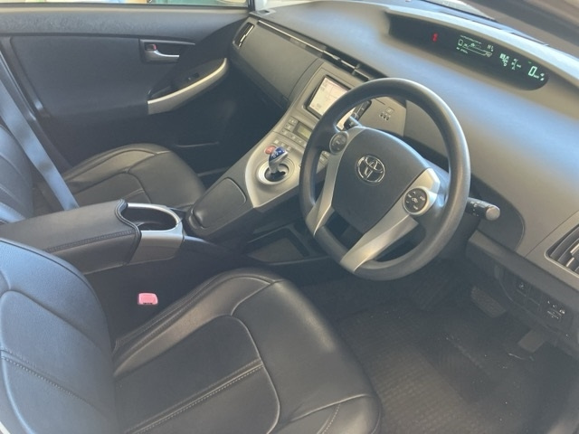 TOYOTA PRIUS 2013
