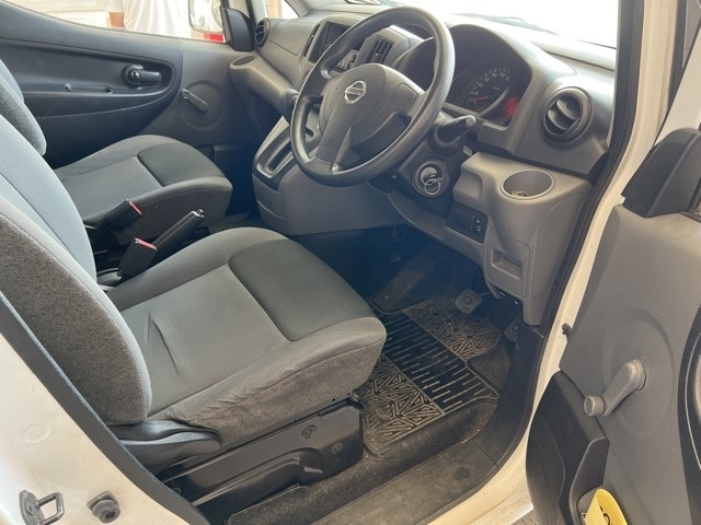 NISSAN NV200 2010