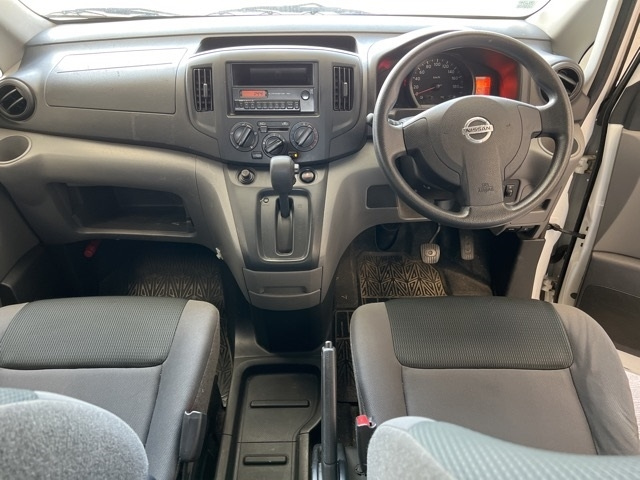 NISSAN NV200 2010
