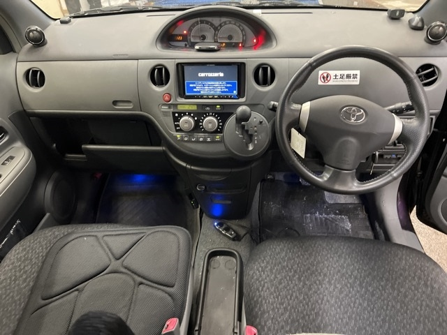 TOYOTA SIENTA 2012