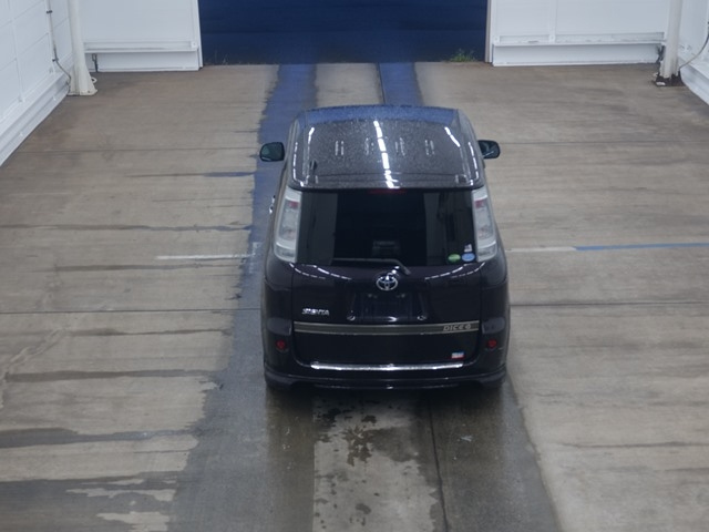 TOYOTA SIENTA 2012
