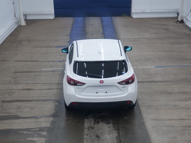 MAZDA AXELA 2016