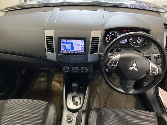 MITSUBISHI OUTLANDER 2010