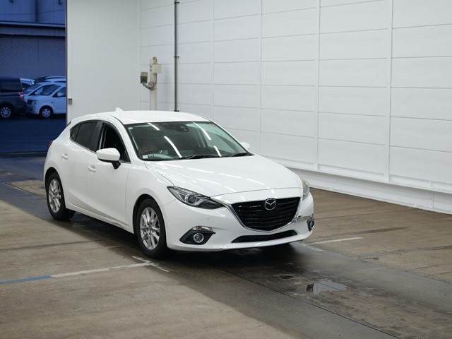 MAZDA AXELA 2016