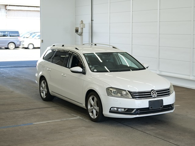 VOLKSWAGEN PASSAT VARIANT 2012
