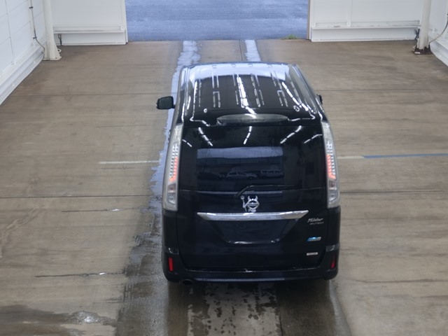 NISSAN SERENA 2013