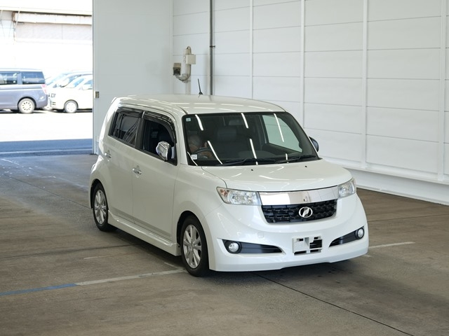 TOYOTA BB 2013