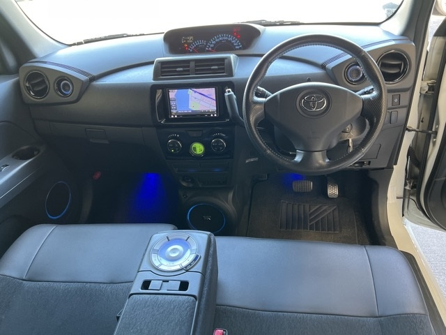 TOYOTA BB 2013
