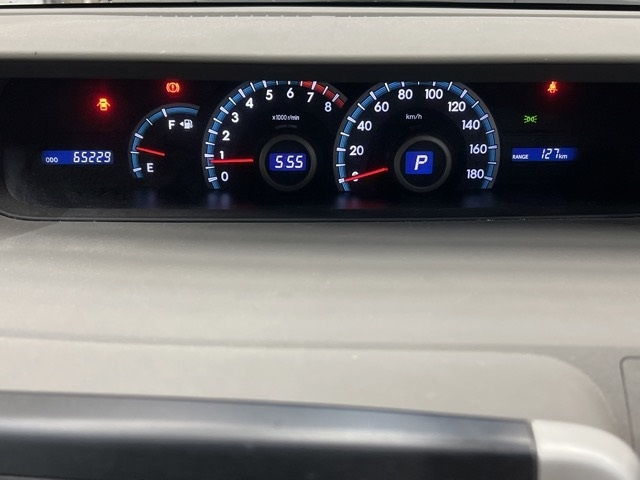 TOYOTA NOAH 2010