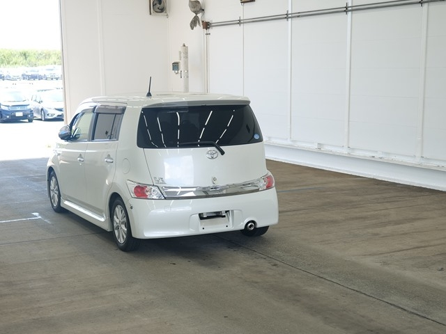TOYOTA BB 2013