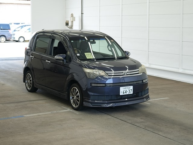 TOYOTA SPADE 2013