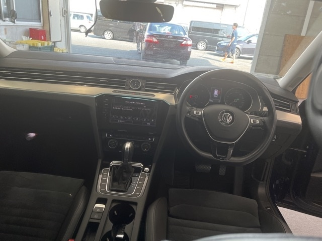 VOLKSWAGEN PASSAT VARIANT 2018
