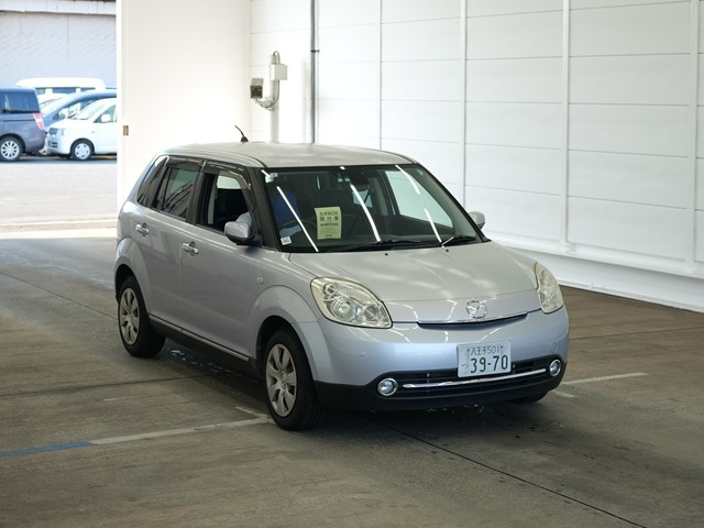MAZDA VERISA 2011