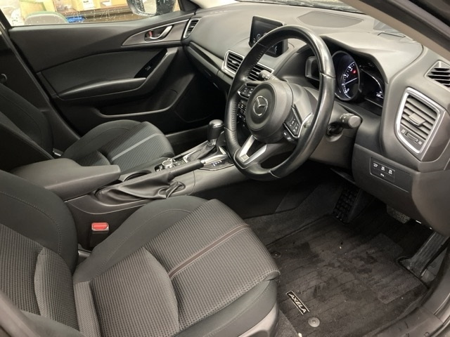 MAZDA AXELA 2017