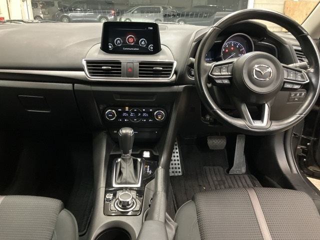 MAZDA AXELA 2017