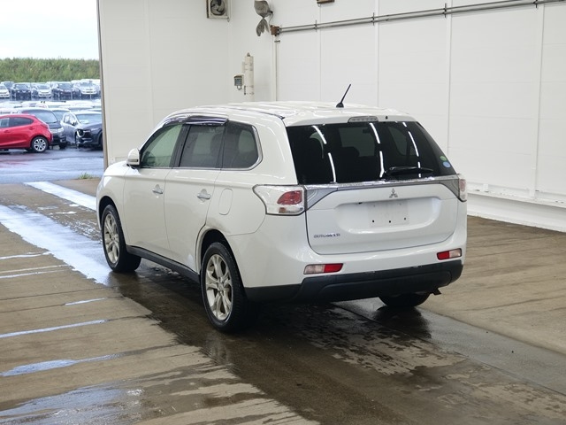 MITSUBISHI OUTLANDER 2012