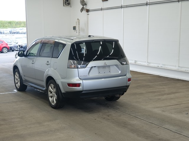 MITSUBISHI OUTLANDER 2010