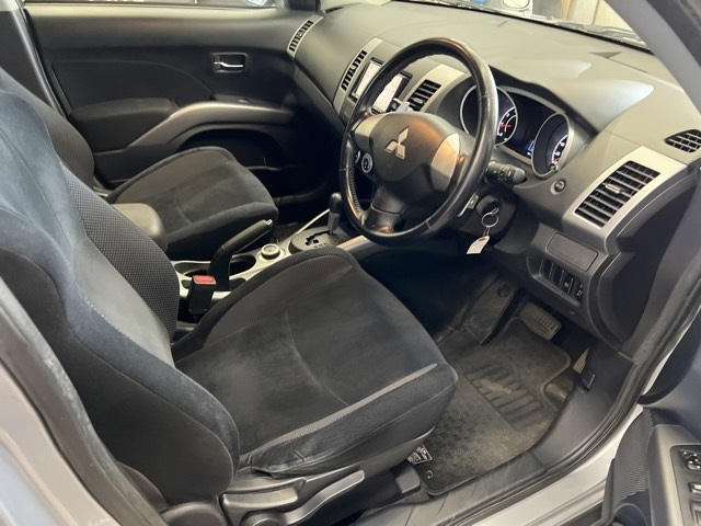 MITSUBISHI OUTLANDER 2010