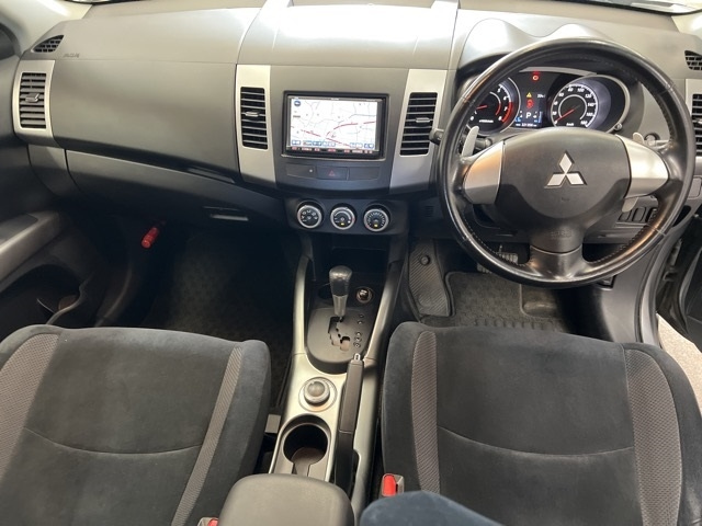 MITSUBISHI OUTLANDER 2010