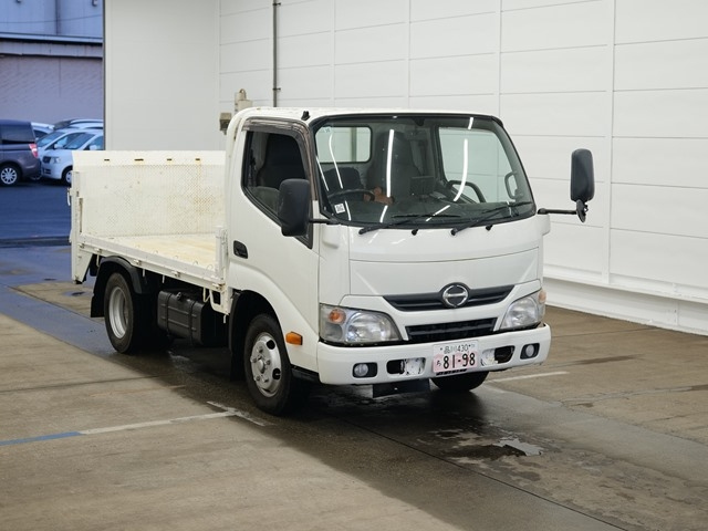 HINO DUTRO 2015