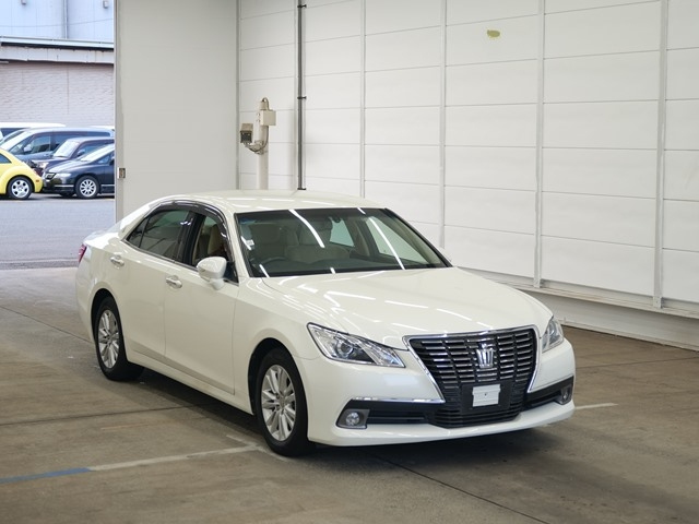 TOYOTA CROWN 2013