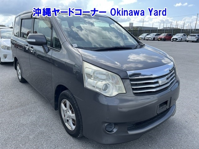 TOYOTA NOAH 2012
