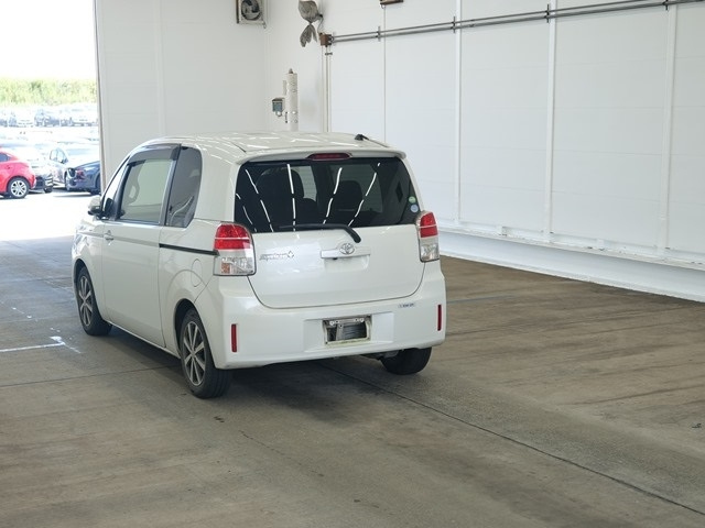 TOYOTA SPADE 2012