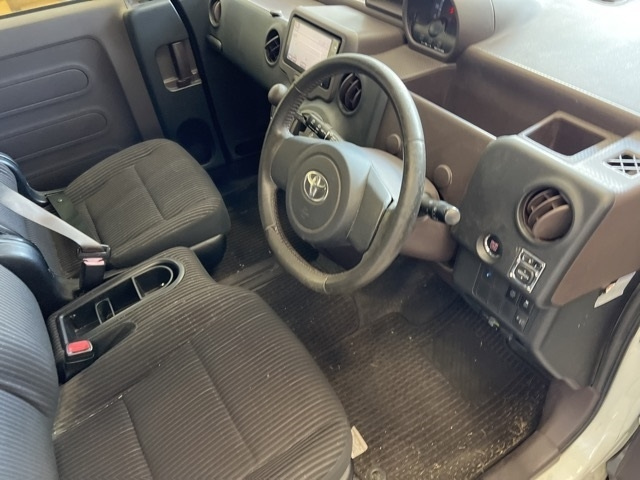 TOYOTA SPADE 2012