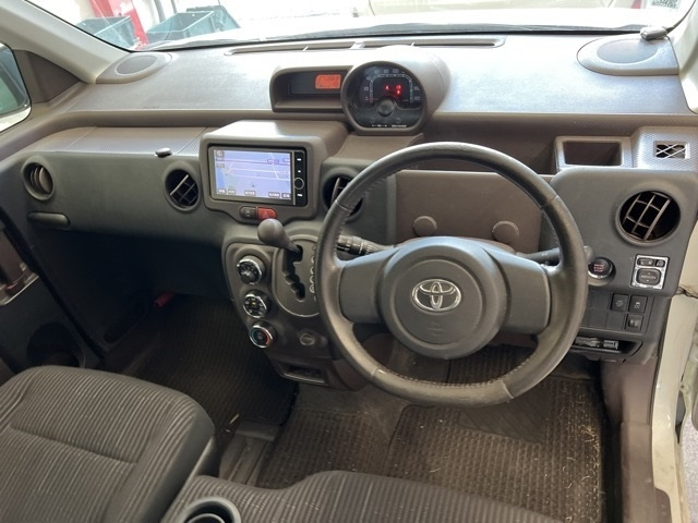 TOYOTA SPADE 2012