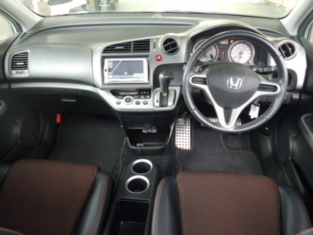 HONDA STREAM 2009