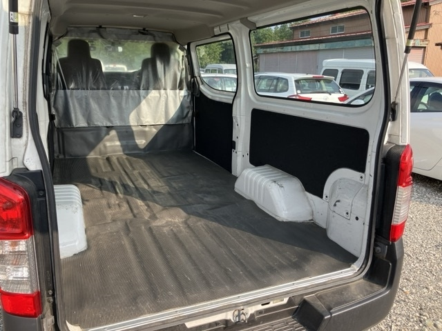 NISSAN CARAVAN VAN 2018