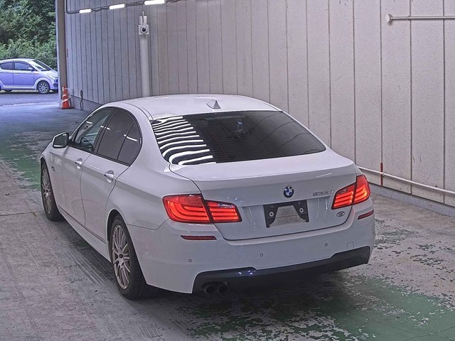 BMW 5 SERIES 2012