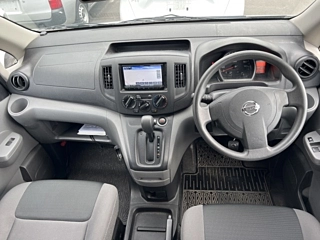 NISSAN NV200 2019