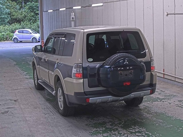 MITSUBISHI PAJERO 2008