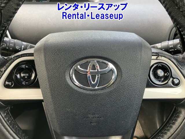 TOYOTA PRIUS 2018