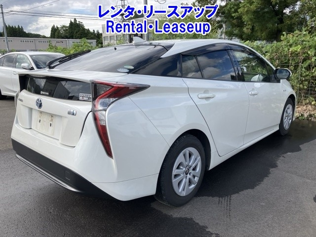 TOYOTA PRIUS 2018