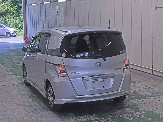 HONDA FREED 2012