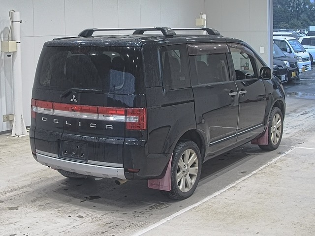 MITSUBISHI DELICA D5 2010