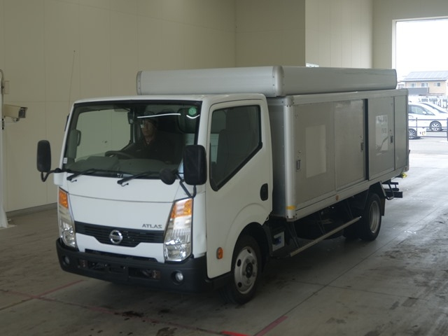 NISSAN ATLAS 2011