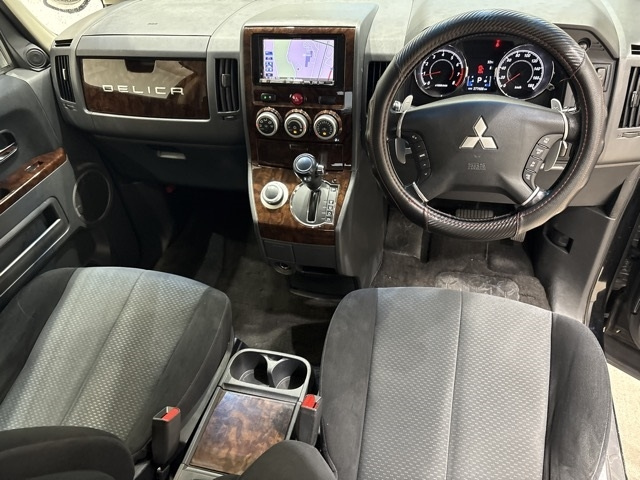 MITSUBISHI DELICA D5 2010