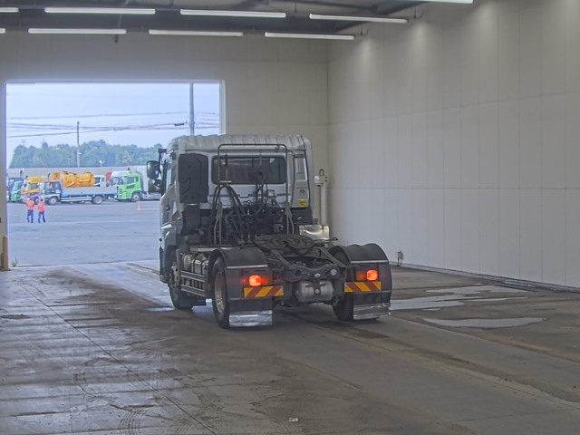 NISSAN UD SERIES 2011