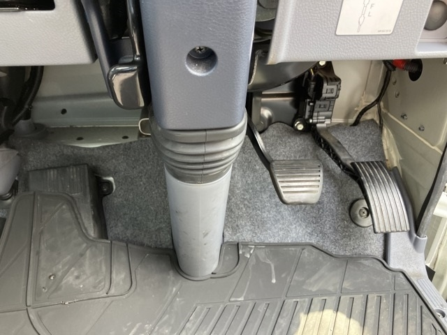 MITSUBISHI CANTER 2015