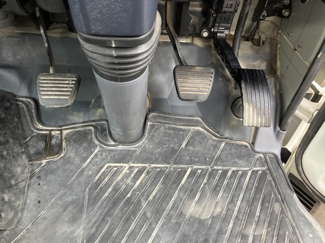 MITSUBISHI CANTER 2016