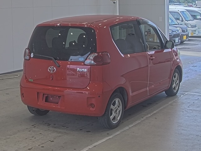 TOYOTA PORTE 2010