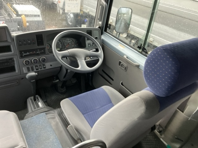 NISSAN CIVILIAN 2011