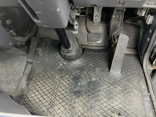 NISSAN CIVILIAN 2011