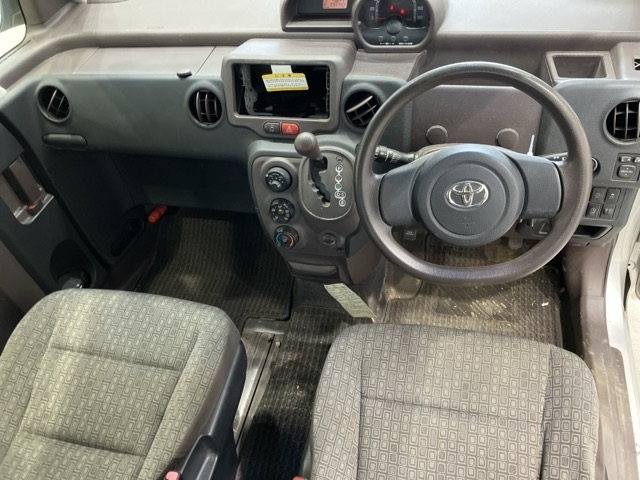 TOYOTA SPADE 2012