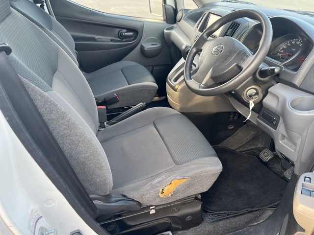 NISSAN NV200 2014