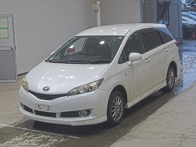 TOYOTA WISH 2010