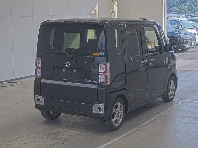 DAIHATSU WAKE 2018
